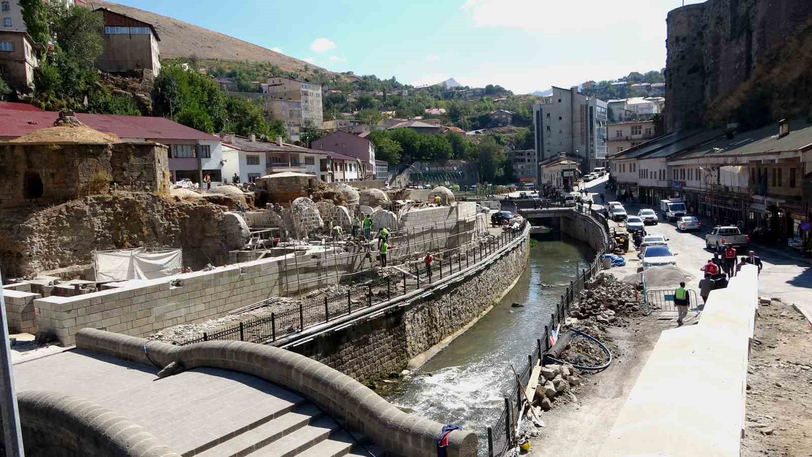 Bitlis’te yıllara meydan okuyan tarihi yapılar yeniden ayağa kaldırılıyor