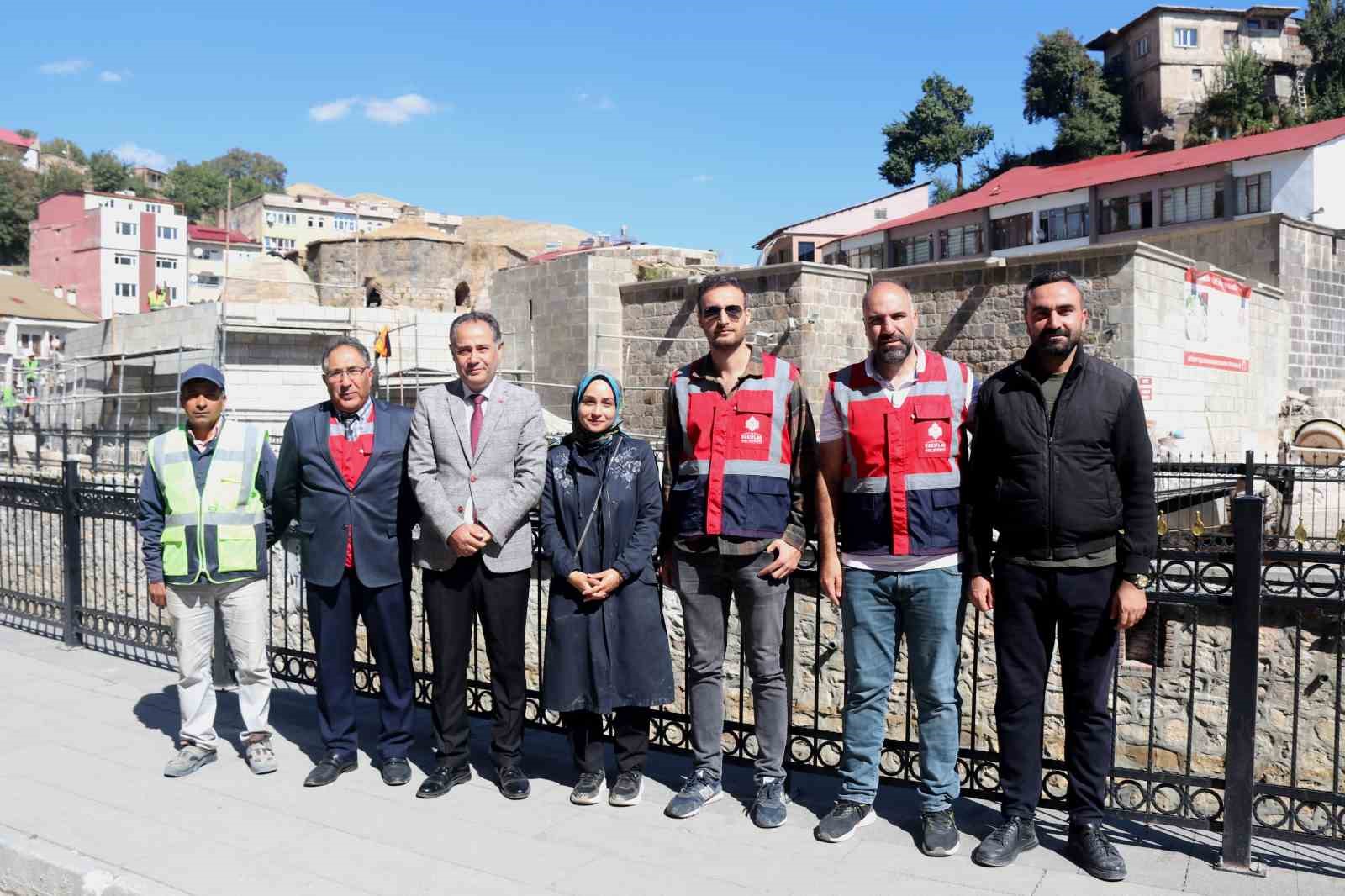 Bitlis’te yıllara meydan okuyan tarihi yapılar yeniden ayağa kaldırılıyor