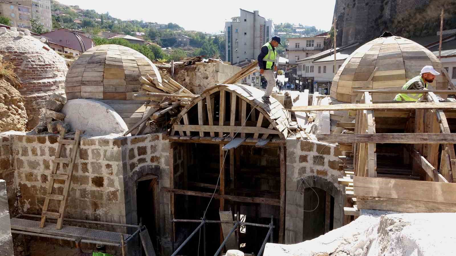 Bitlis’te yıllara meydan okuyan tarihi yapılar yeniden ayağa kaldırılıyor