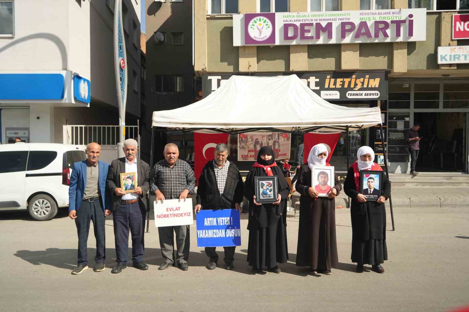 Dağa kaçırılan oğluna seslenen anne: “Devlete silah sıkarsan sütümü sana helal etmem”