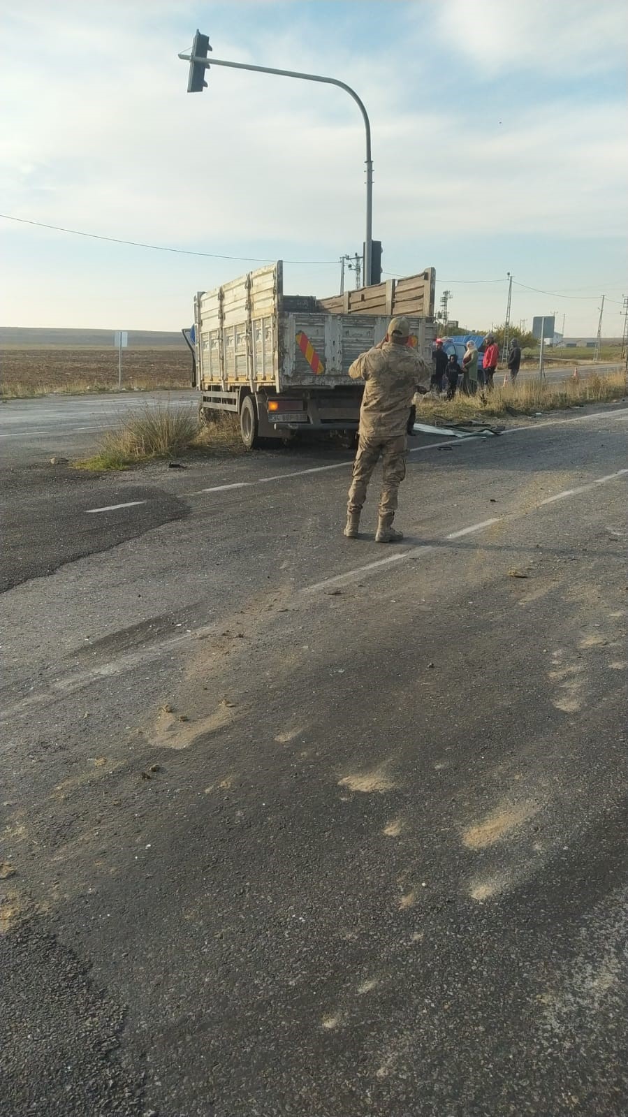 Bitlis’te kamyonet tırla çarpıştı: 2 yaralı