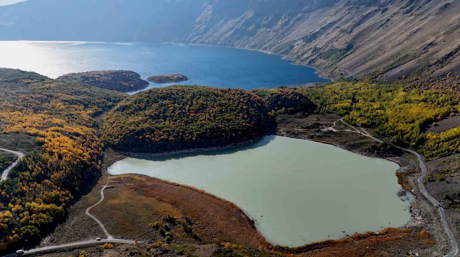 Nemrut Kalderası’nda sonbahar güzelliği