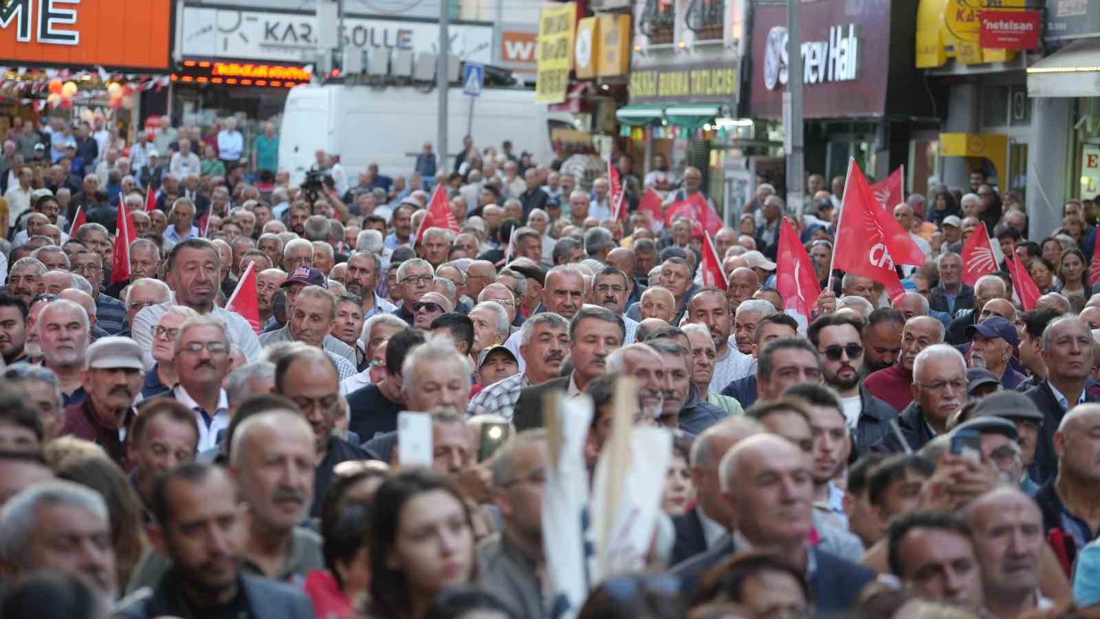 CHP Genel Başkanı Özel’den, Cumhurbaşkanı Erdoğan’a ’mülteci’ çağrısı