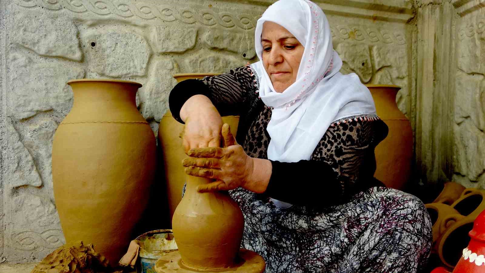 Bitlis’te asırlık çanak çömlek geleneği sürüyor