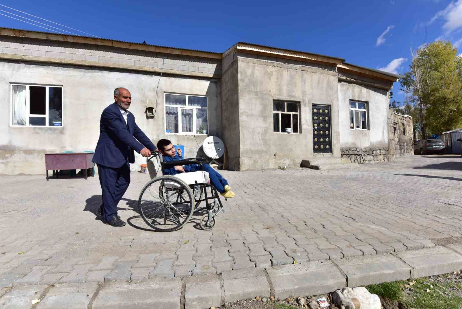 Ahlat Kaymakamlığı’ndan köylerde engellilerin hayatını kolaylaştıran yatırım