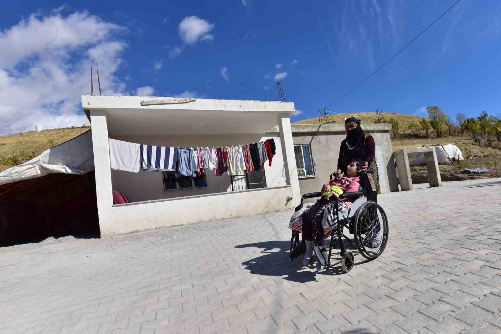 Ahlat Kaymakamlığı’ndan köylerde engellilerin hayatını kolaylaştıran yatırım