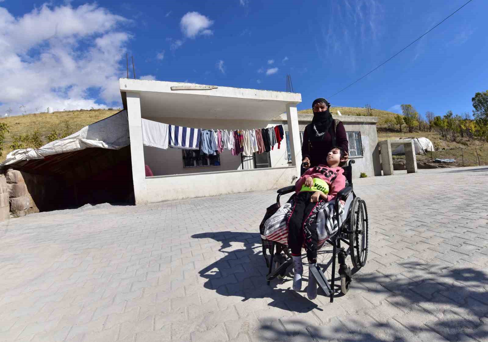 Ahlat Kaymakamlığı’ndan köylerde engellilerin hayatını kolaylaştıran yatırım