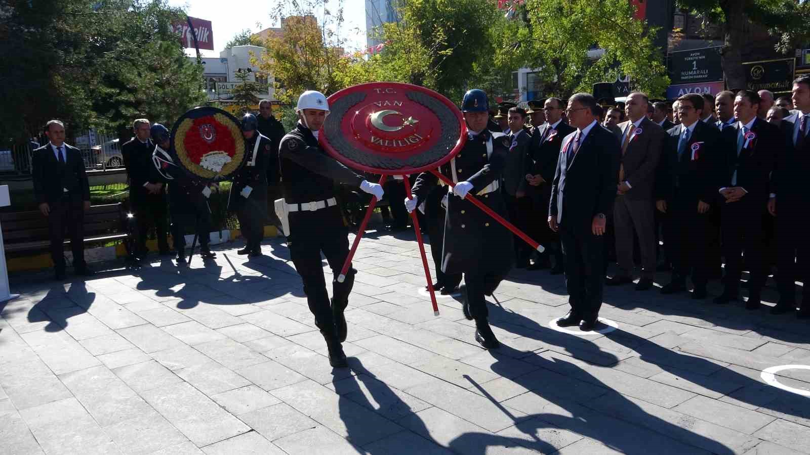 Van’da Cumhuriyet’in 101’inci yıl dönümü kutlamaları