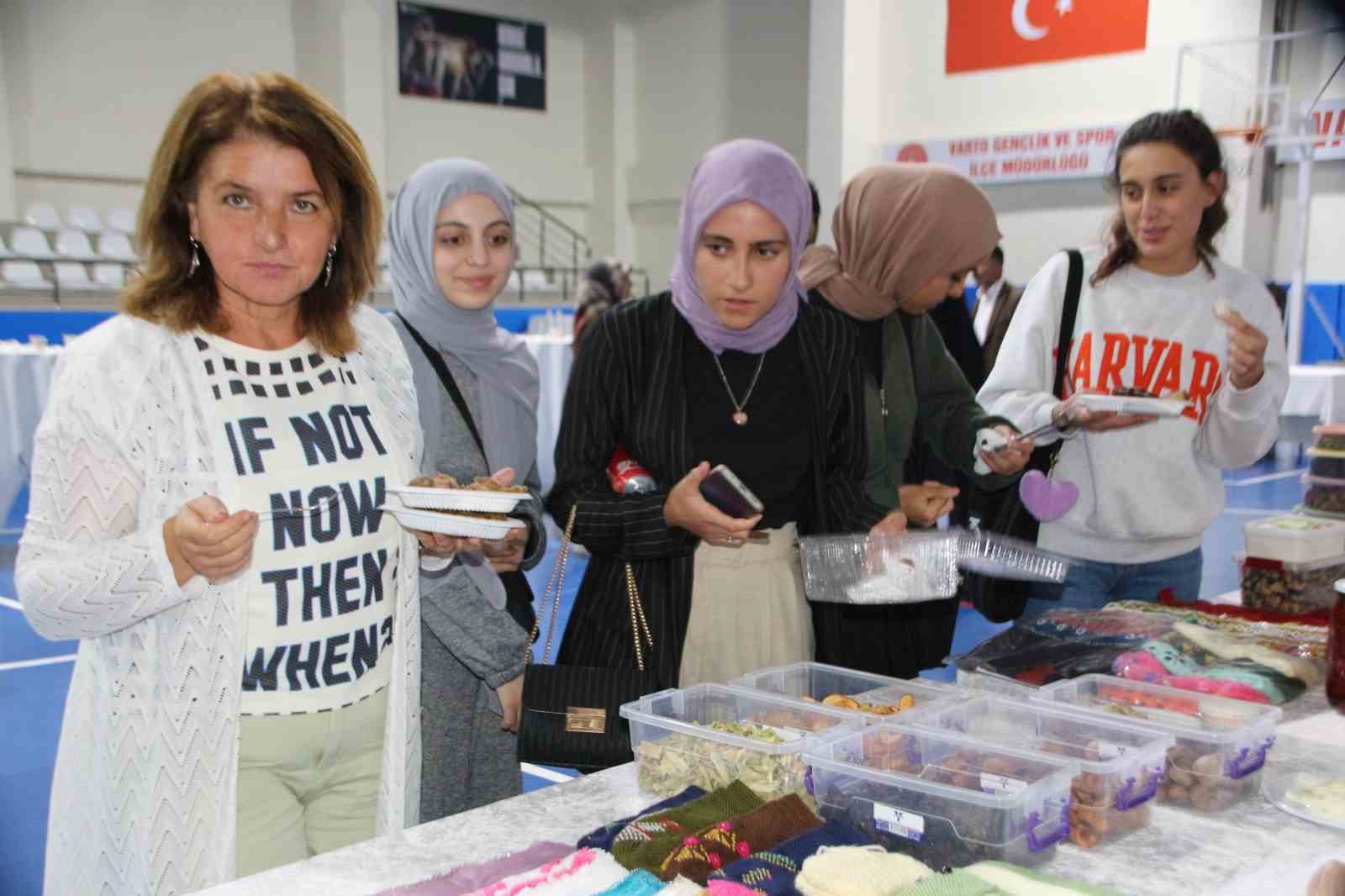 Varto’da ‘En İyi Peynir Yarışması’ ve ‘Tarımsal Ürün Sergisi’’ düzenlendi