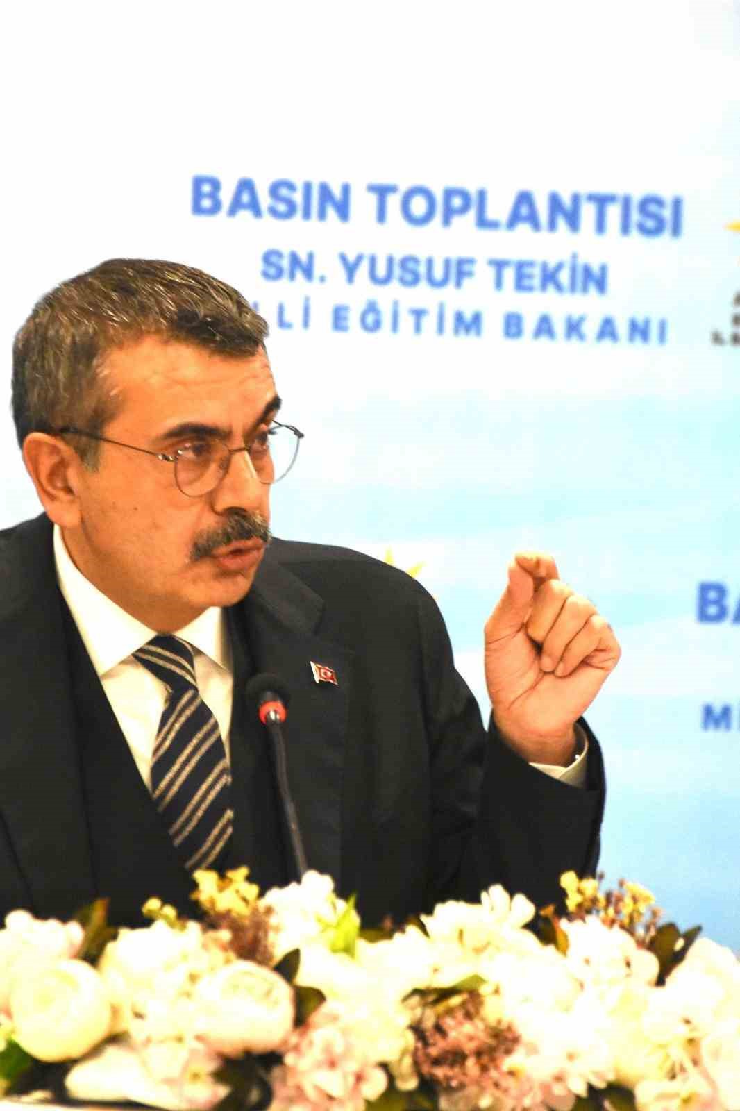 Bakan Tekin öğretmen atamalarıyla ilgili konuştu: 