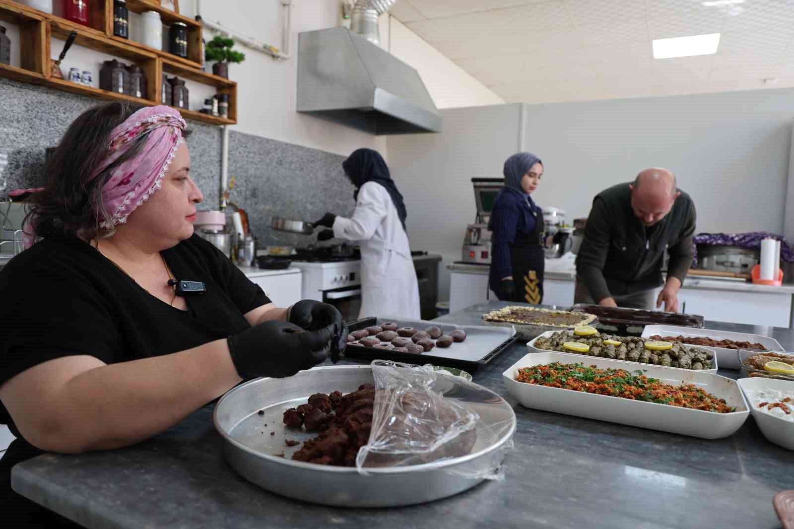 Bileziğini satıp dükkan açtı, kendi işinin patronu oldu