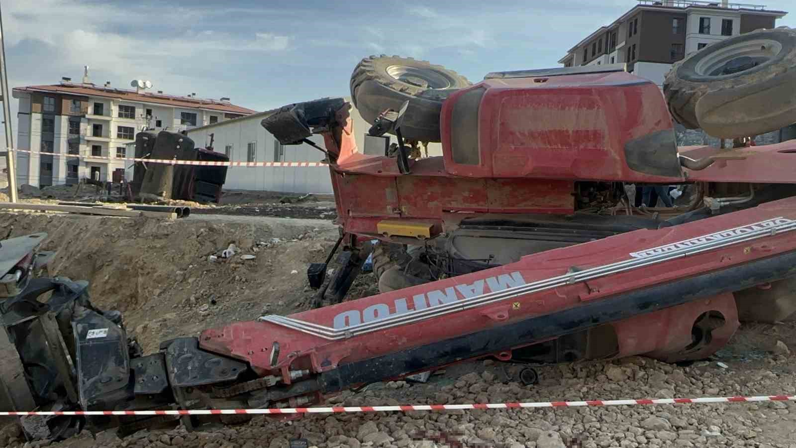 Elazığ’da akılalmaz olay: Operatör lavaboya gitti, kepçeyi çalıştırmak isteyen 2 genç hayatını kaybetti