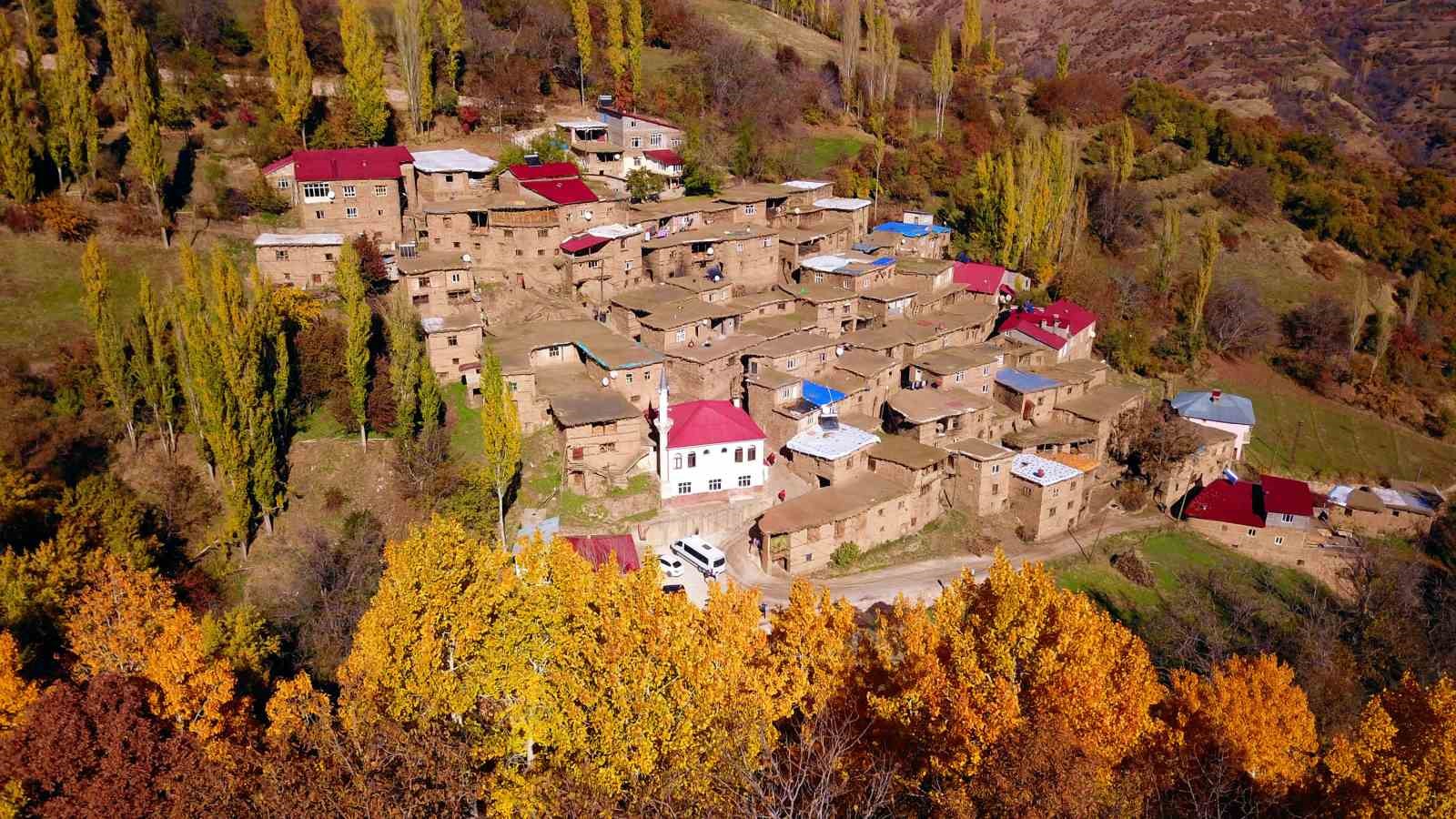 Taş evlerden oluşan Hizan’ın köyleri fotoğraf tutkunlarını ağırlıyor