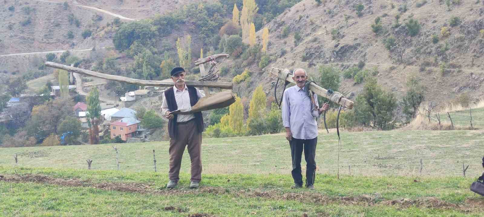 Bu köydeki tarım halen karasabanla yapılıyor