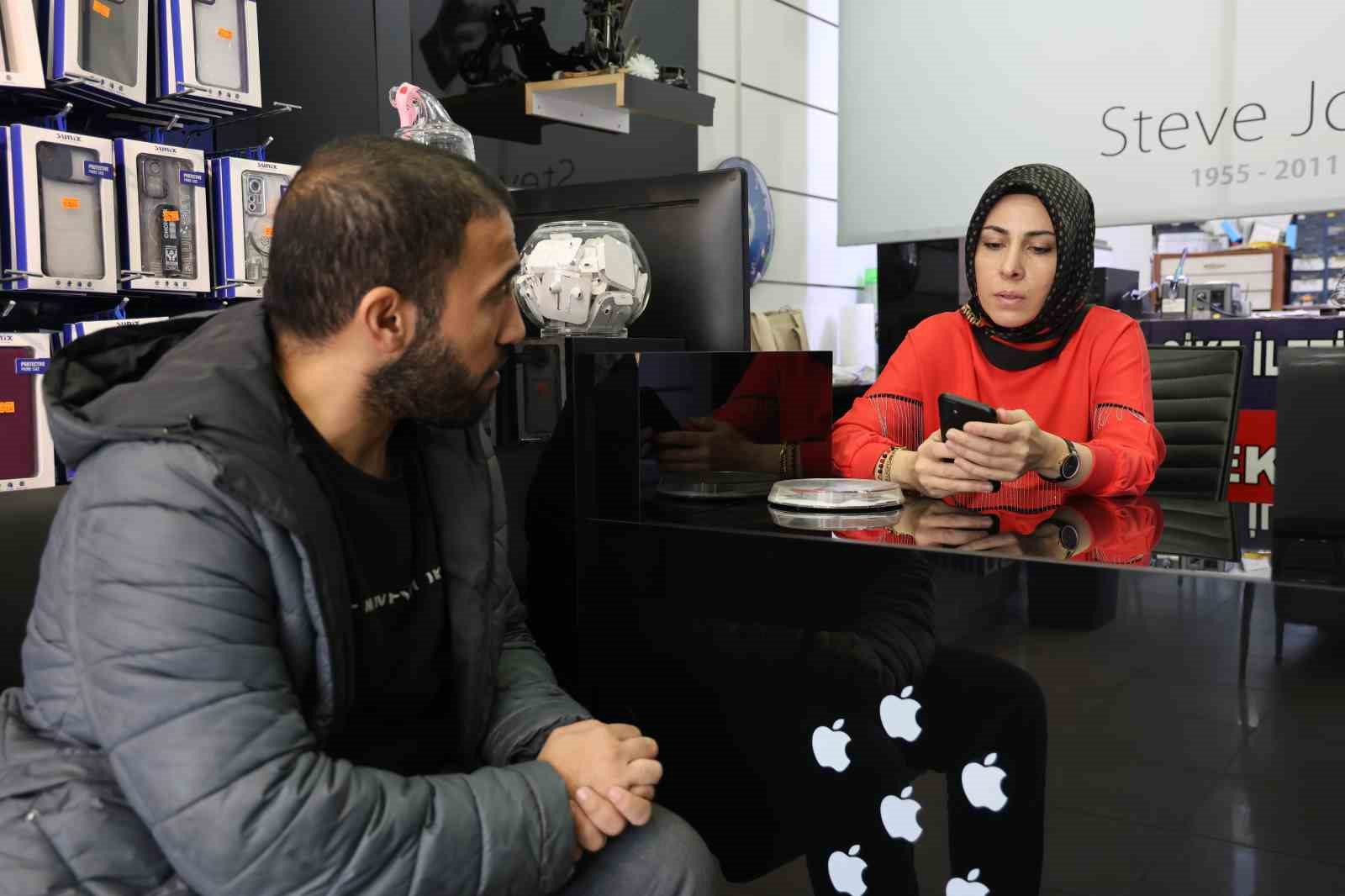 Pandemide kaybettiği kocasının hatırası için, mesleğini devam ettiriyor