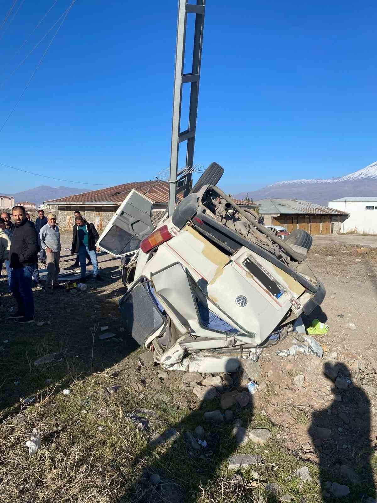 Ağrı’da trafik kazası: 3 kişi yaralandı