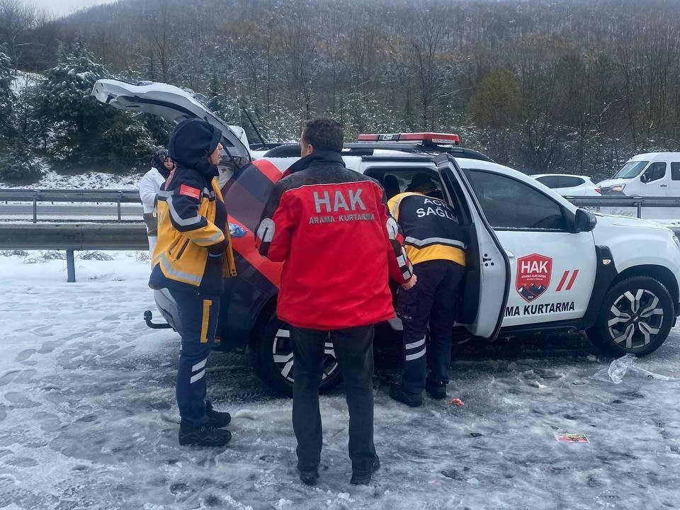 Van kurtarma ekibi, Bolu Tüneli’ndeki kazaya müdahale etti