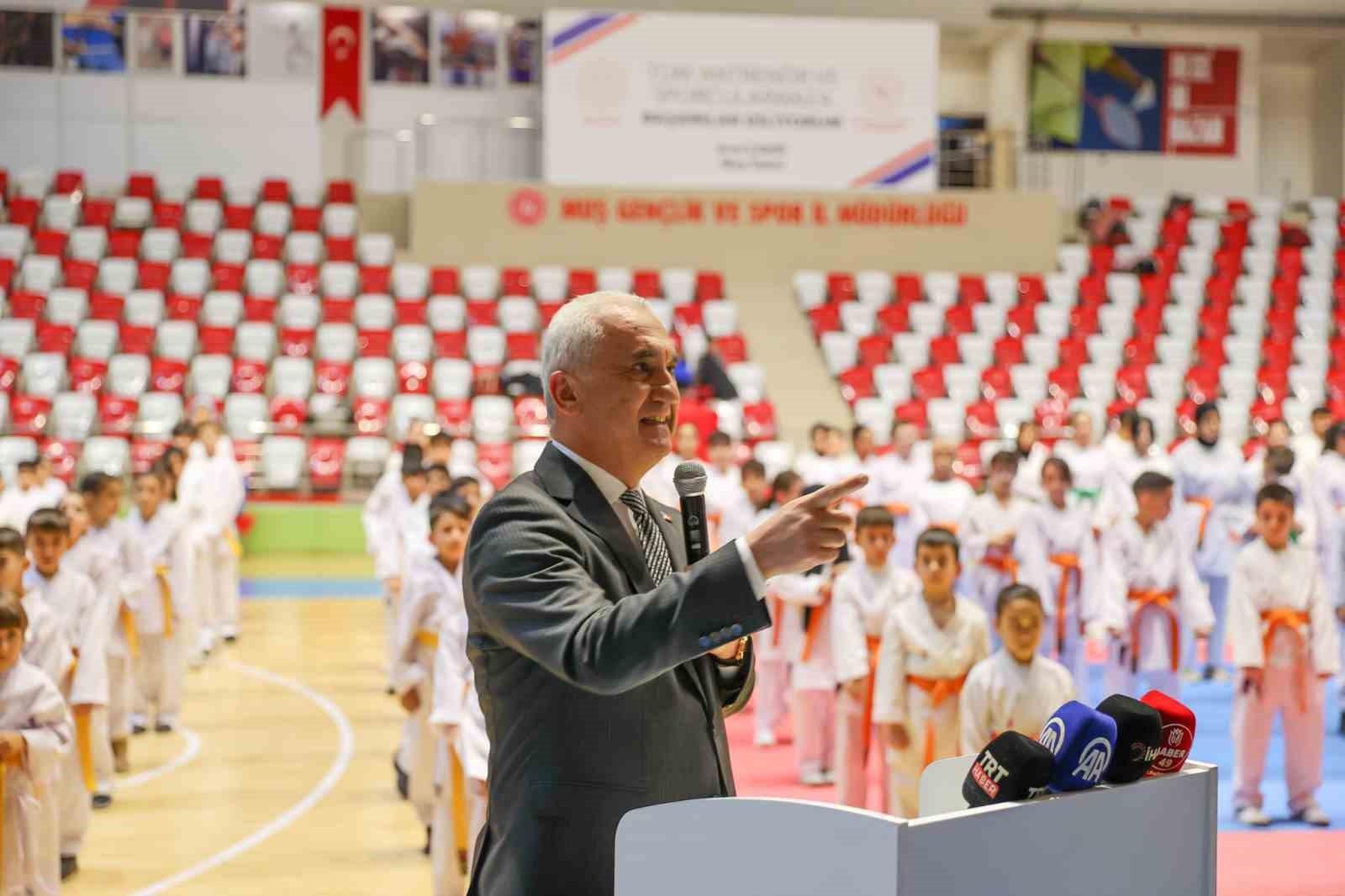 Muş’ta 400 sporcu için kuşak terfi töreni düzenlendi