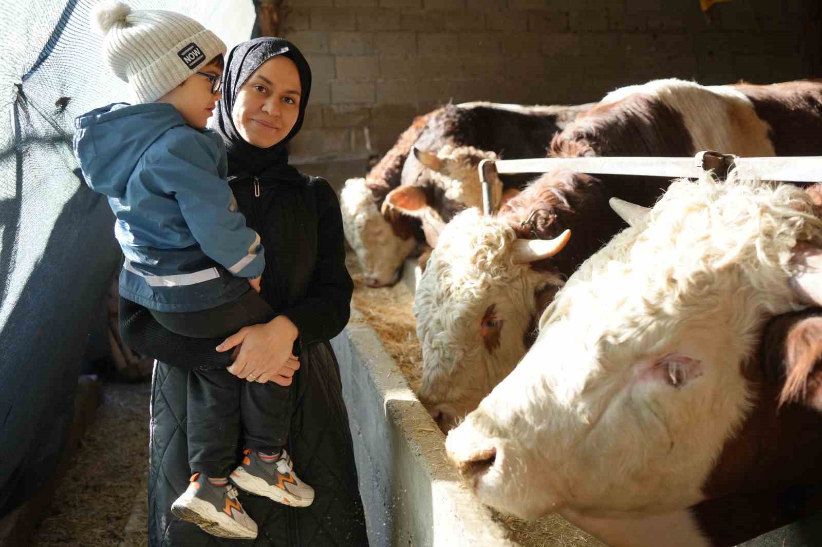 Gıda mühendisi 2 çocuk annesi devletten aldığı destek ile genç yaşta besici oldu