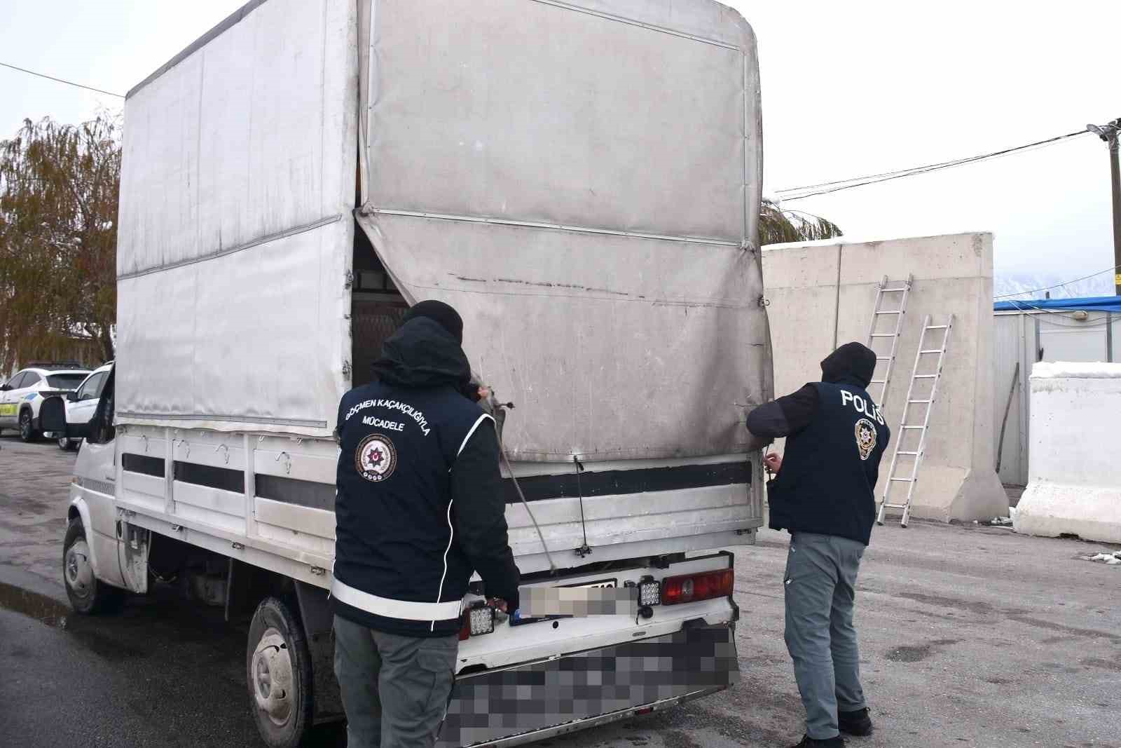 Düzensiz göçmenlere geçit verilmiyor