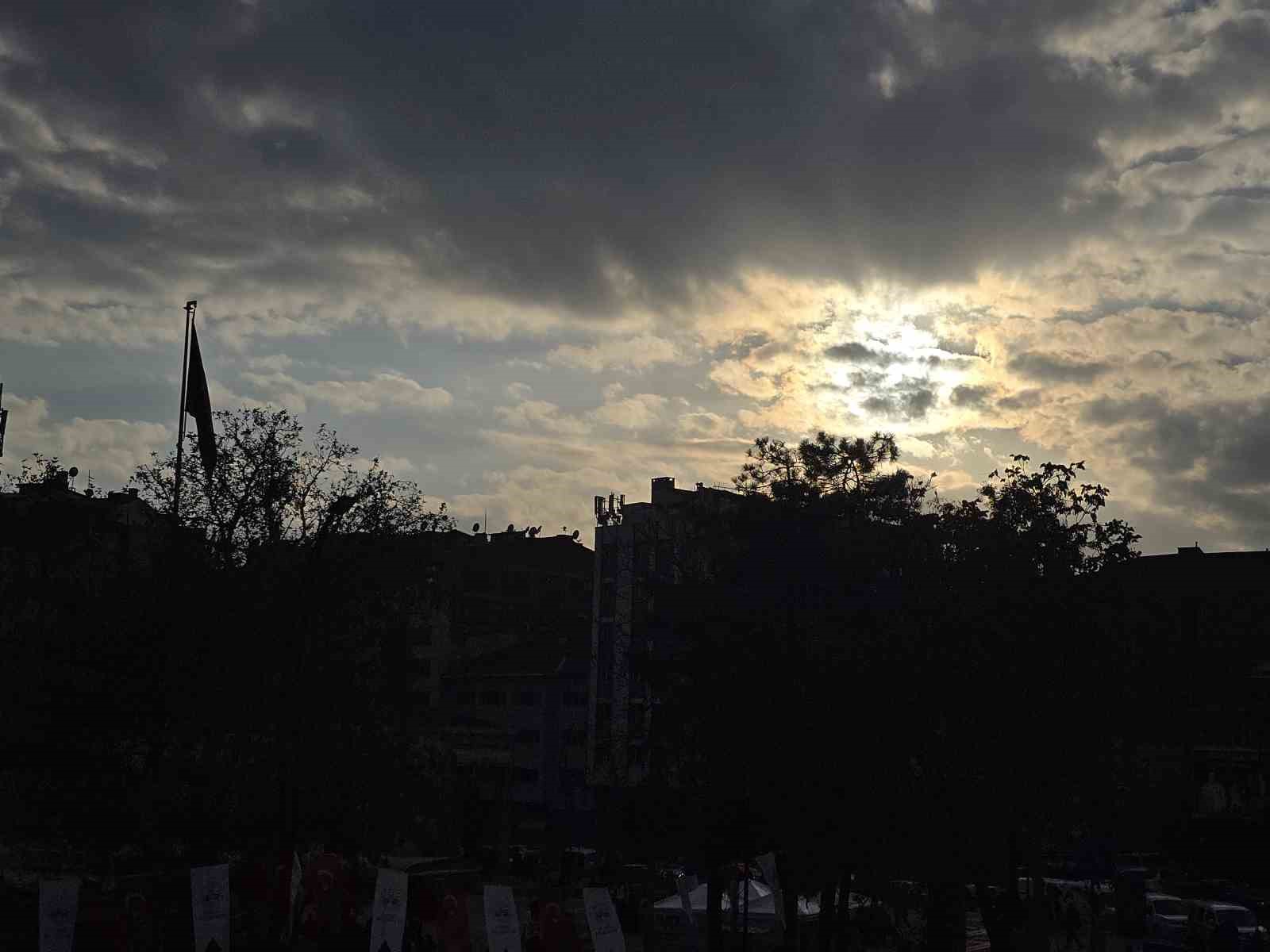 Elazığ’da bulutların görsel şöleni