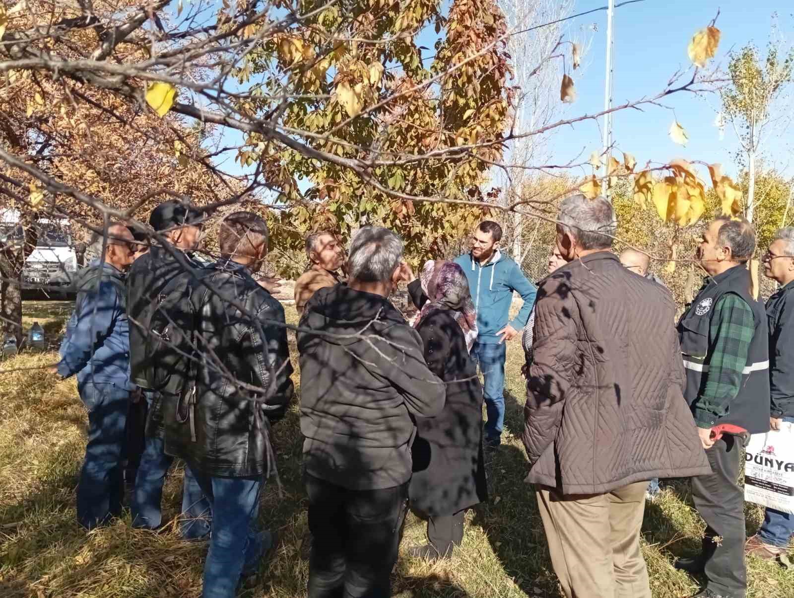 Erzincan’da teorik ve pratik budama eğitimleri başlatıldı