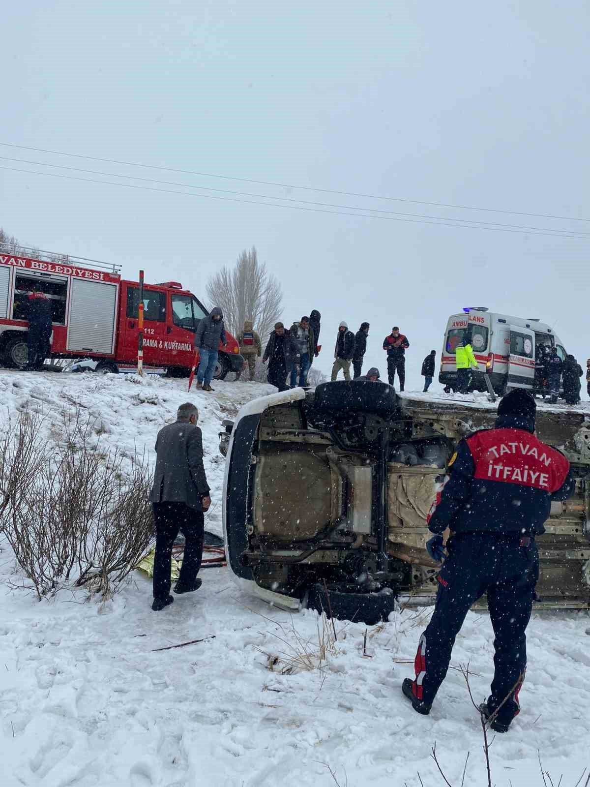 Tatvan’da trafik kazası: 4 yaralı