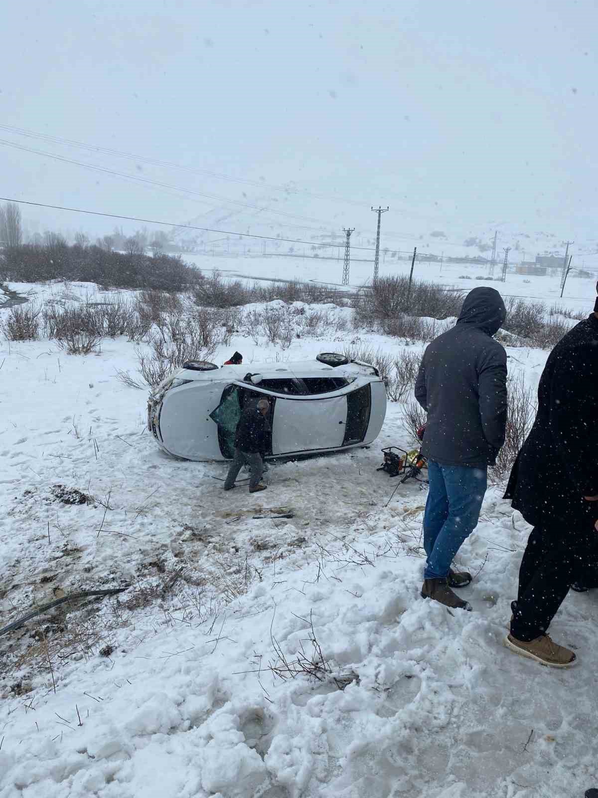 Tatvan’da trafik kazası: 4 yaralı