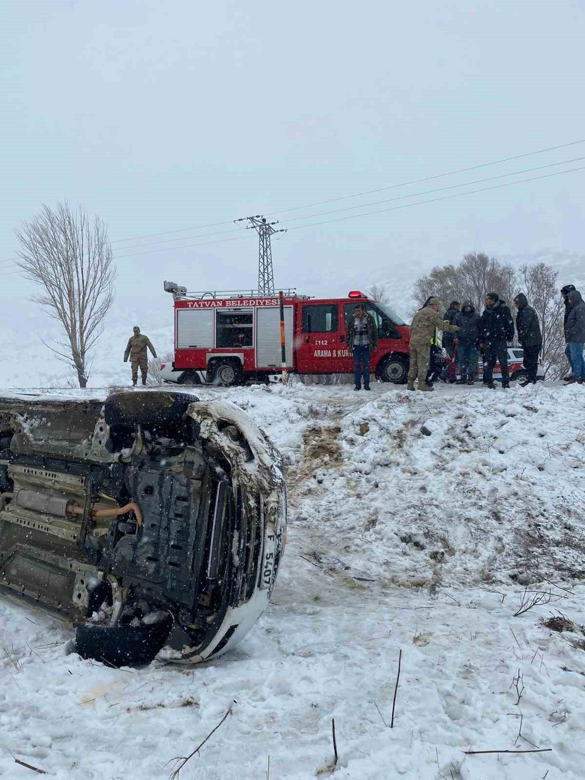 Tatvan’da trafik kazası: 4 yaralı