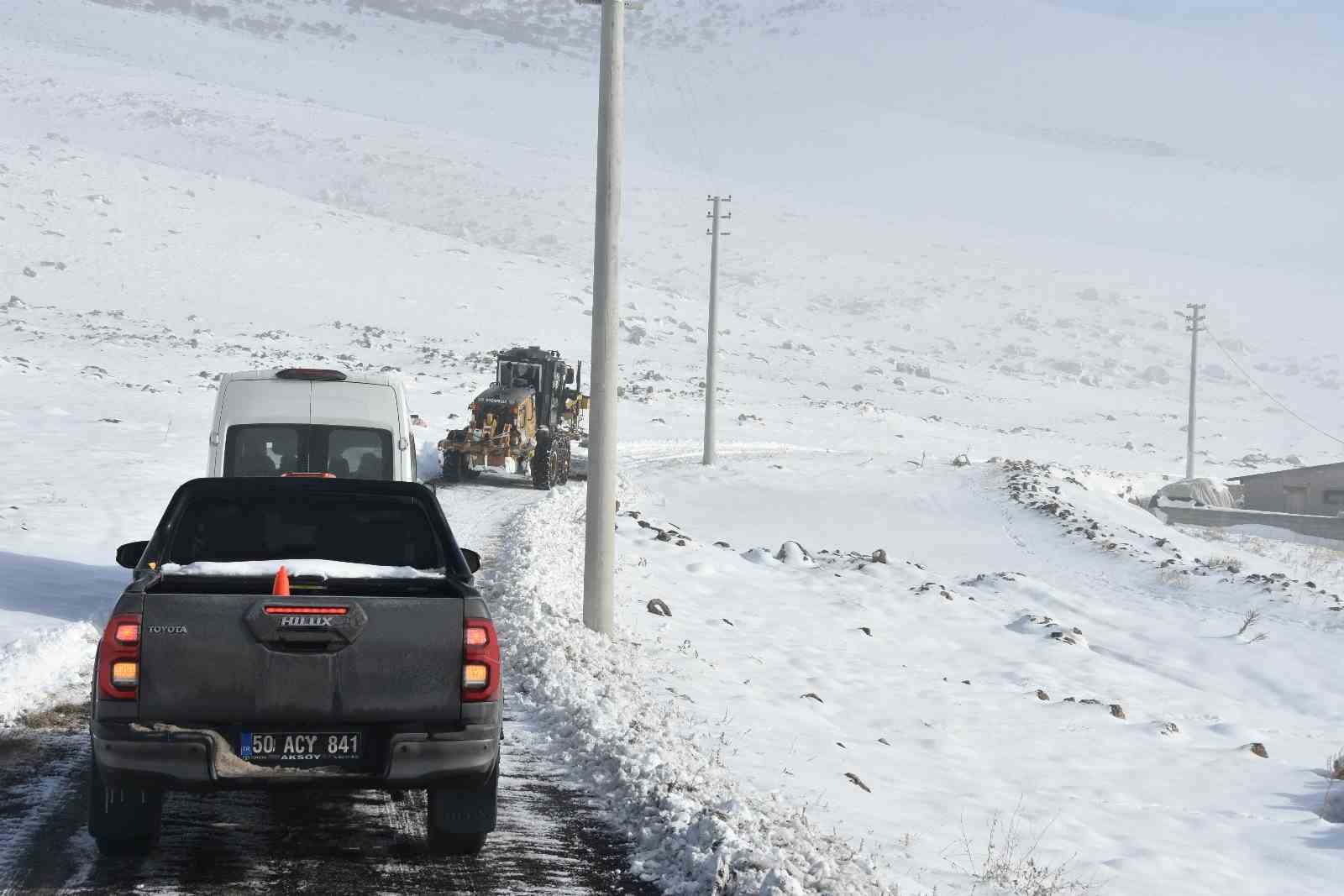 Tipide evinde mahsur kalan diyaliz hastasının yardımına İl Özel İdaresi ekipleri yetişti