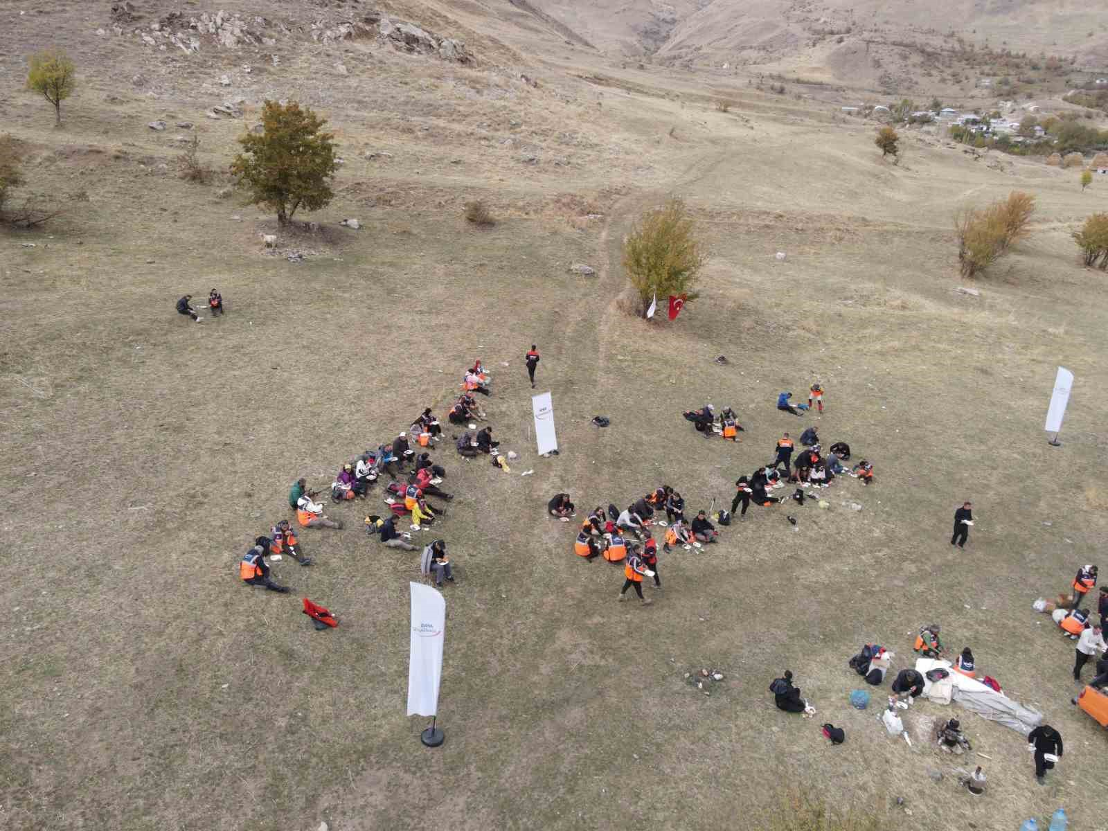 Hakkari’de AFAD gönülleri yaşanabilecek afetlere karşı eğitimden geçti