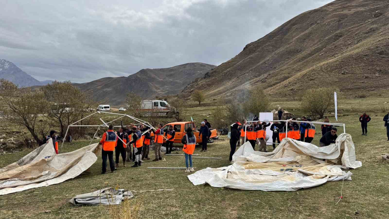 Hakkari’de AFAD gönülleri yaşanabilecek afetlere karşı eğitimden geçti