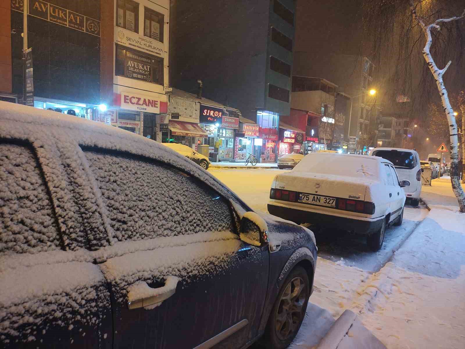 Ardahan’da kar esareti; 8 köy yolu ulaşıma kapandı