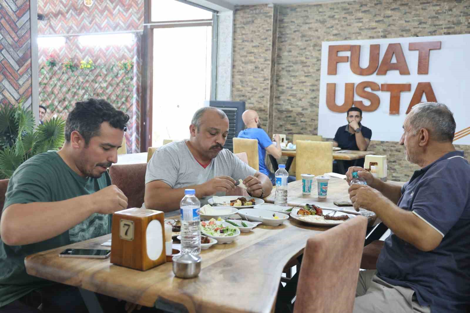 Fuat Usta’dan ’Ejderha Kebabı’ kampanyası: Bin liralık tabağı 250 liraya sunuyor