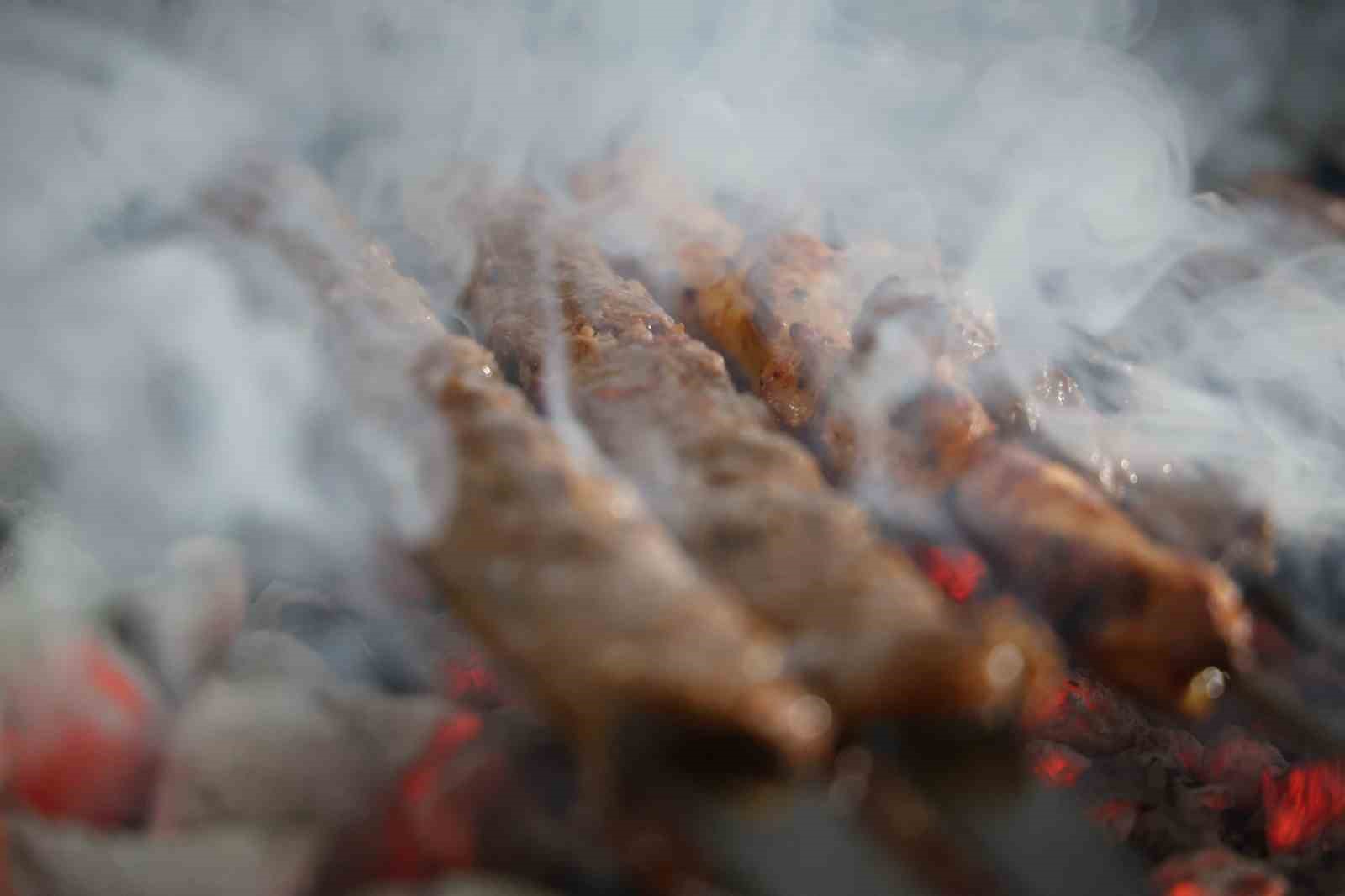 Fuat Usta’dan ’Ejderha Kebabı’ kampanyası: Bin liralık tabağı 250 liraya sunuyor