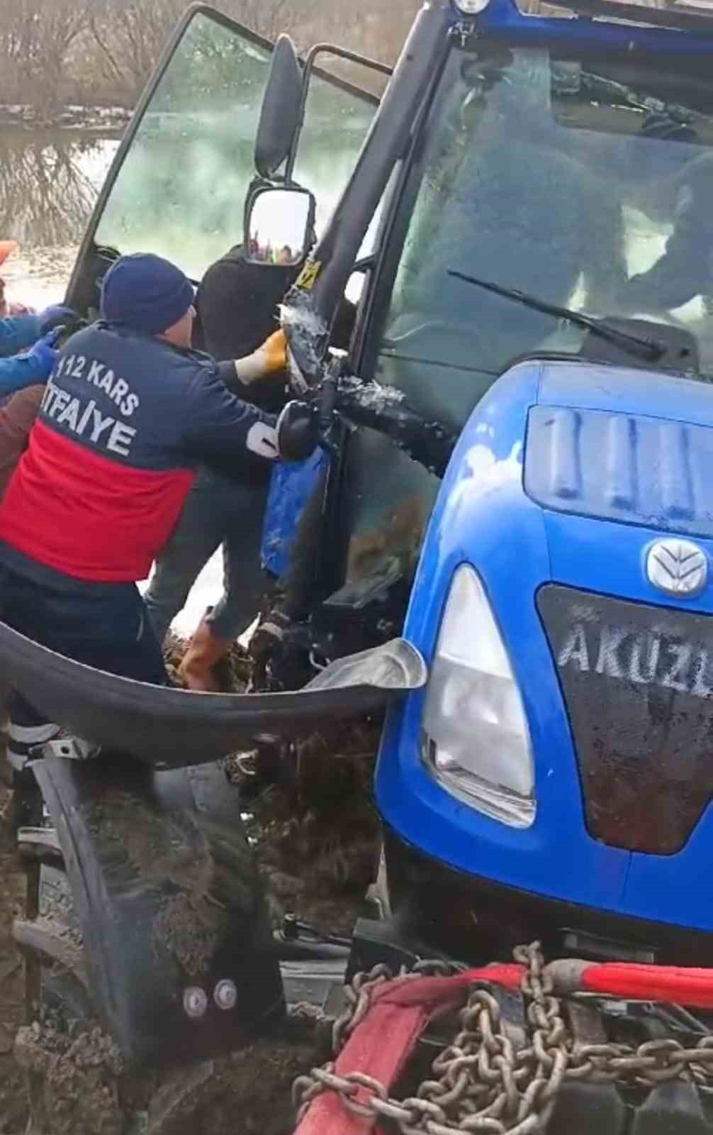 Traktör Kars Çayı’na düştü: 1 ölü