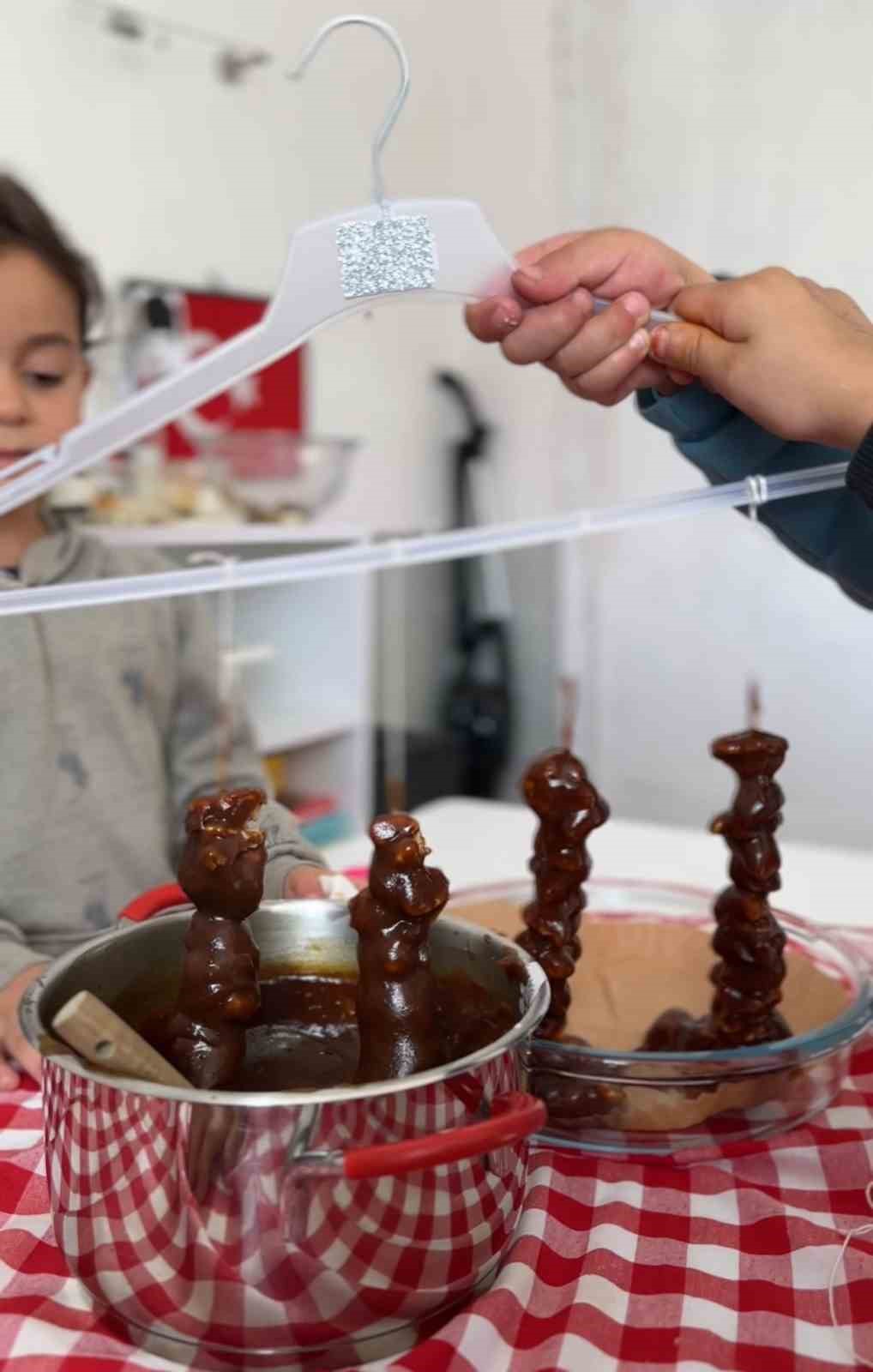 Öğrencileriyle birlikte orcik yaptı, sosyal medyada milyonlar izledi