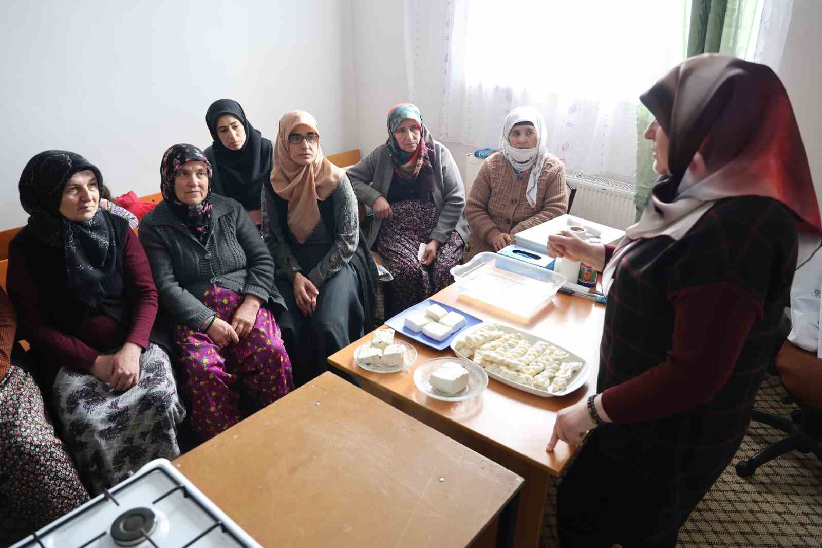 Çallı köyü kadınlarından dünyaca ünlü peynire yerli dokunuş