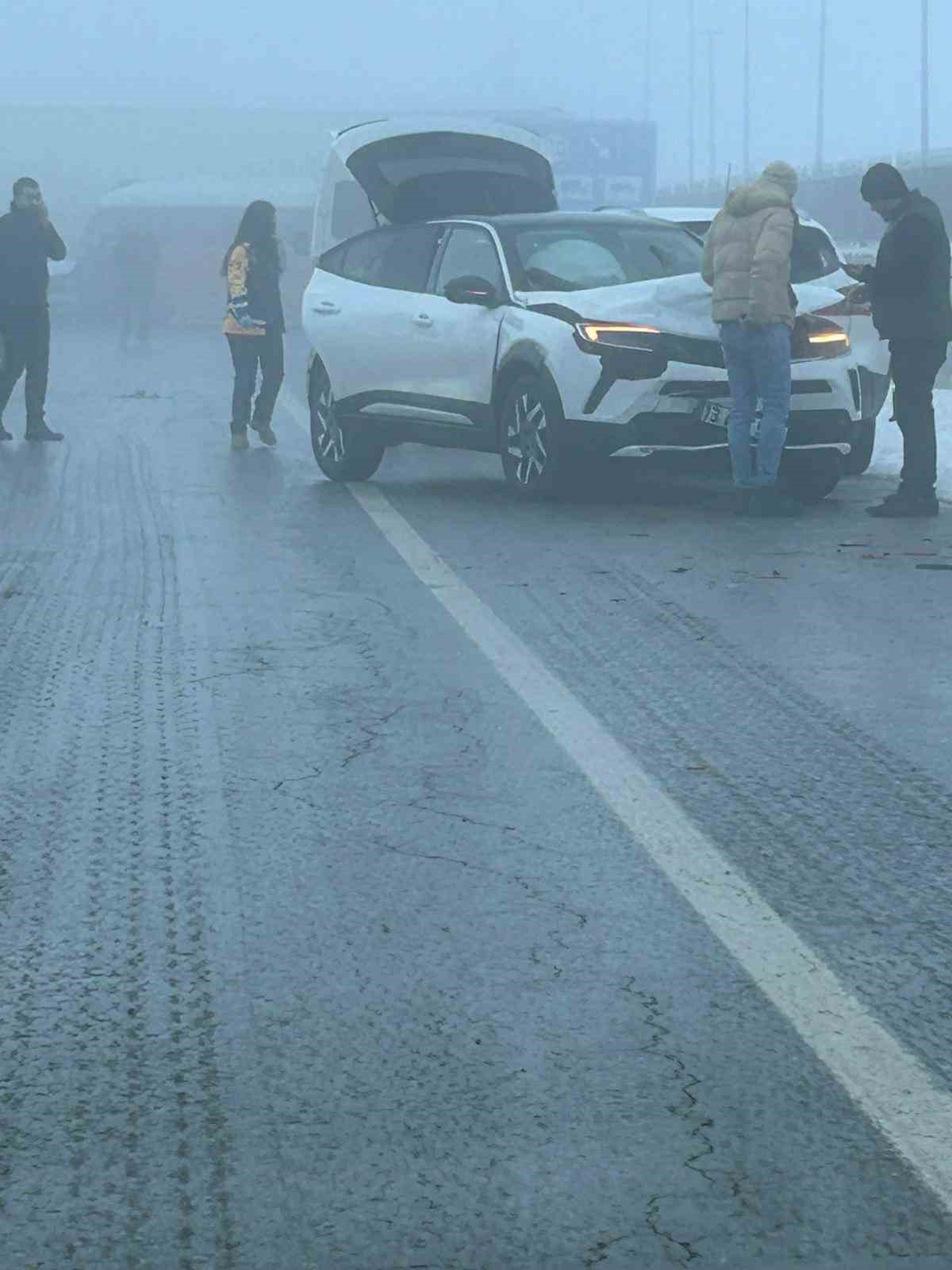 Bitlis’te zincirleme trafik kazası: 31 yaralı