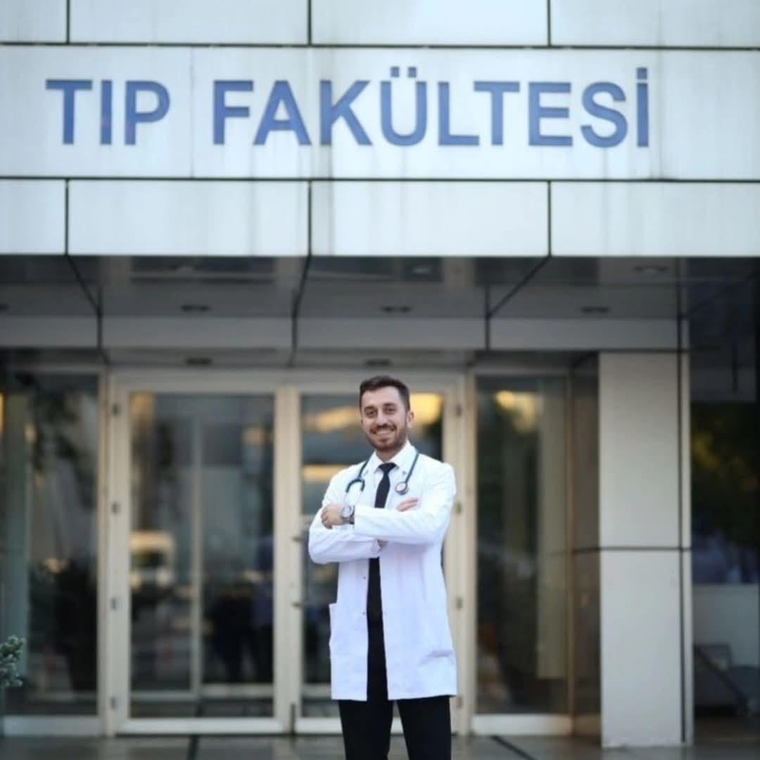 Genç doktor gözyaşları ve dualarla son yolculuğuna uğurlandı