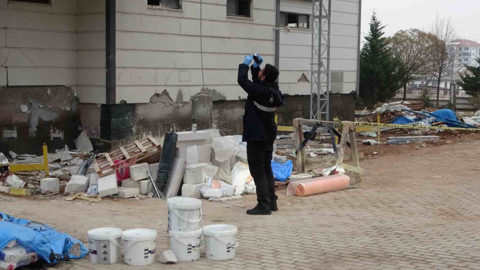 Malatya’da iskeleden düşen 3 işçi ağır yaralandı