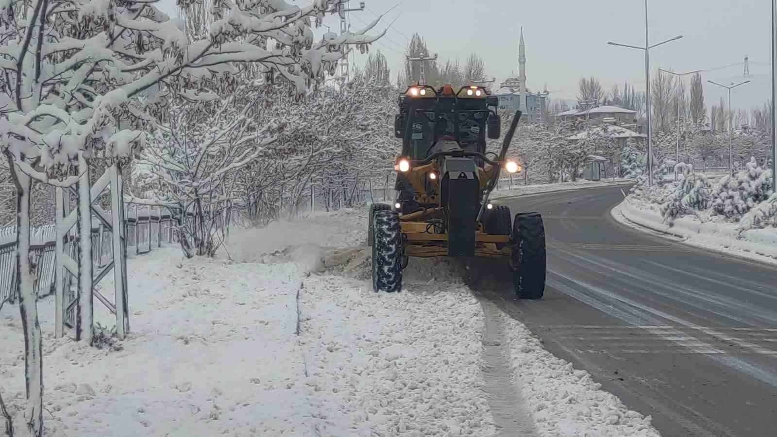 Van’da kar çocukların neşe kaynağı oldu