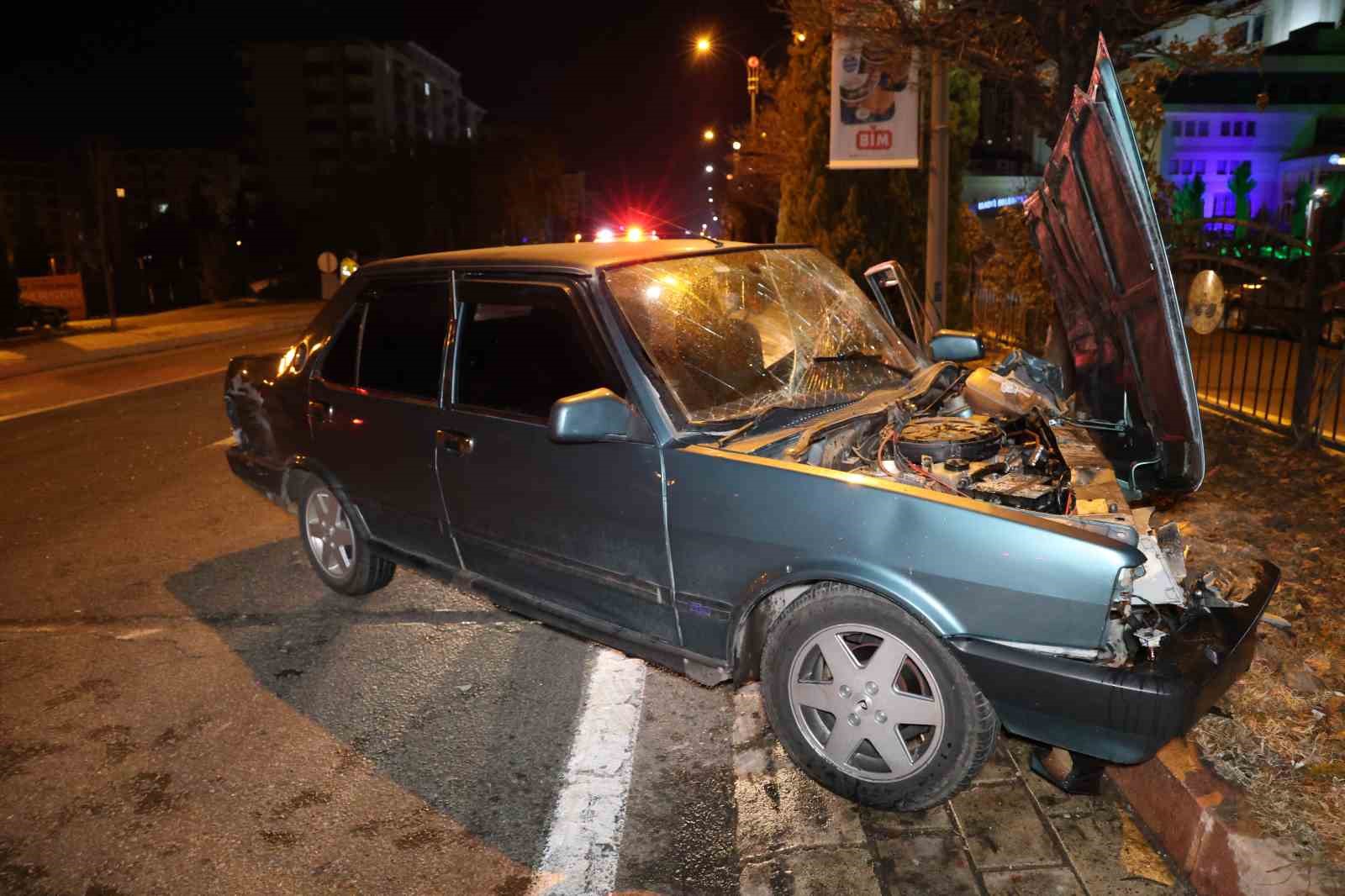 Elazığ’da zincirleme trafik kazası: 3 yaralı