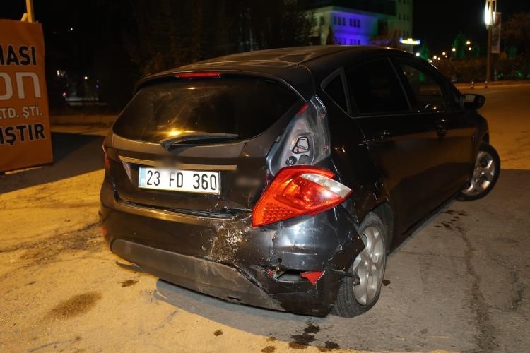 Elazığ’da zincirleme trafik kazası: 3 yaralı