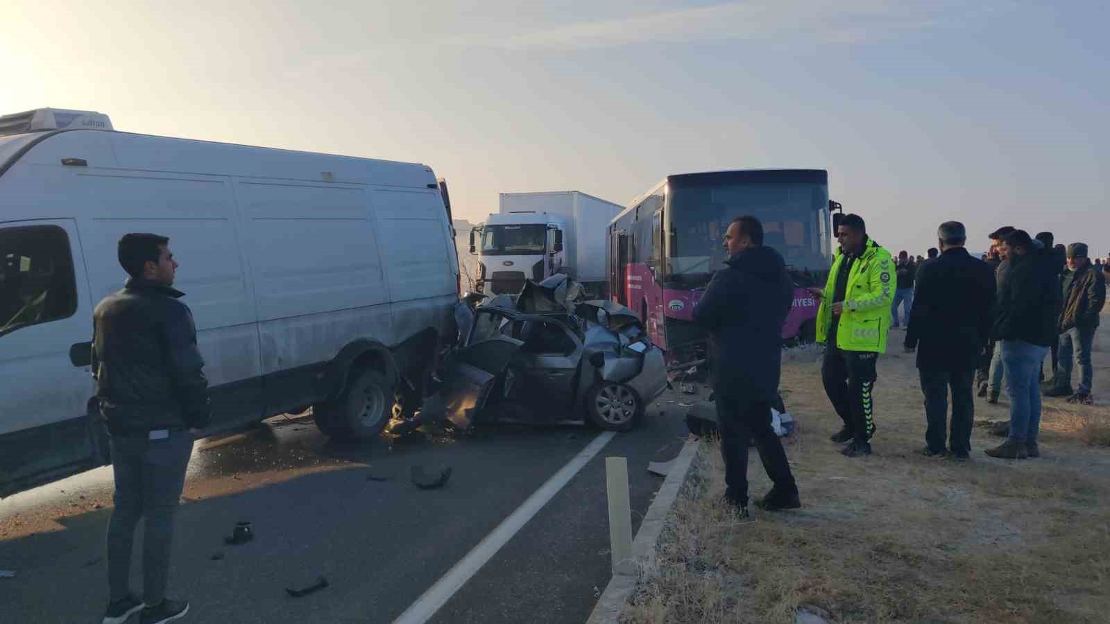 Van’da zincirleme trafik kazası: Yaralılar var