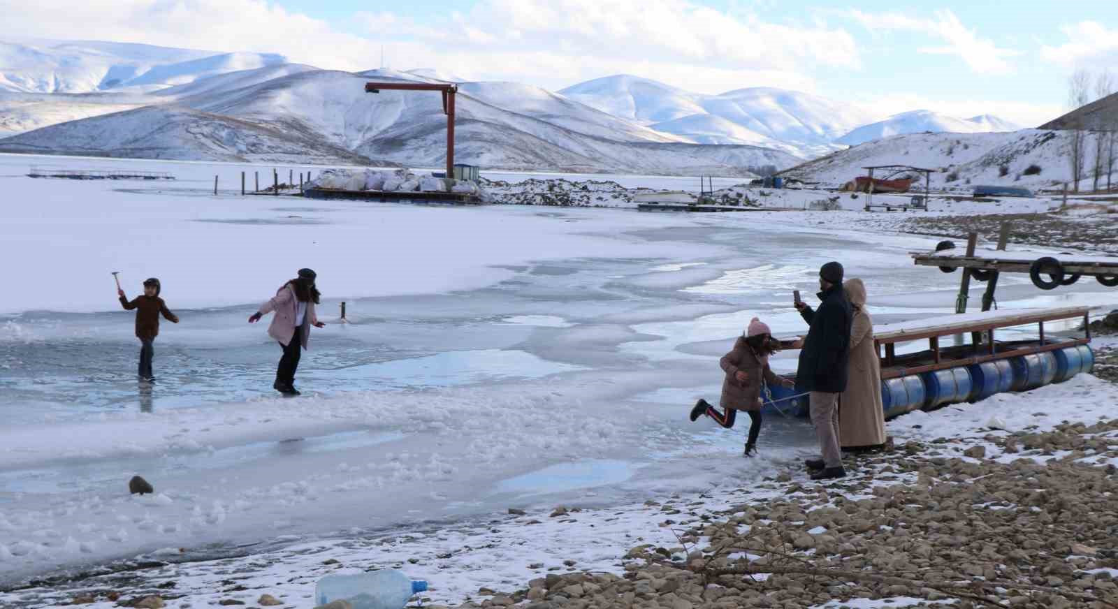 Soğuk hava göletleri dondurdu