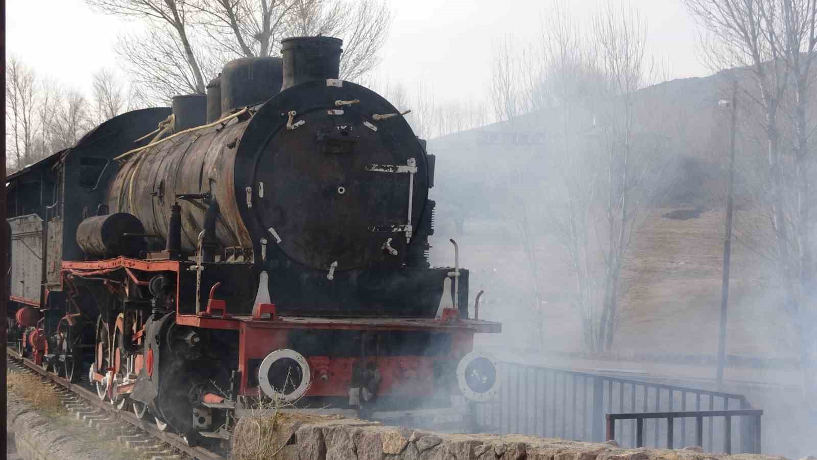 Van’da tren ve trafik kazası tatbikatları nefes kesti