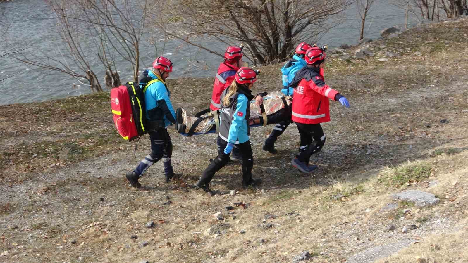 Van’da tren ve trafik kazası tatbikatları nefes kesti