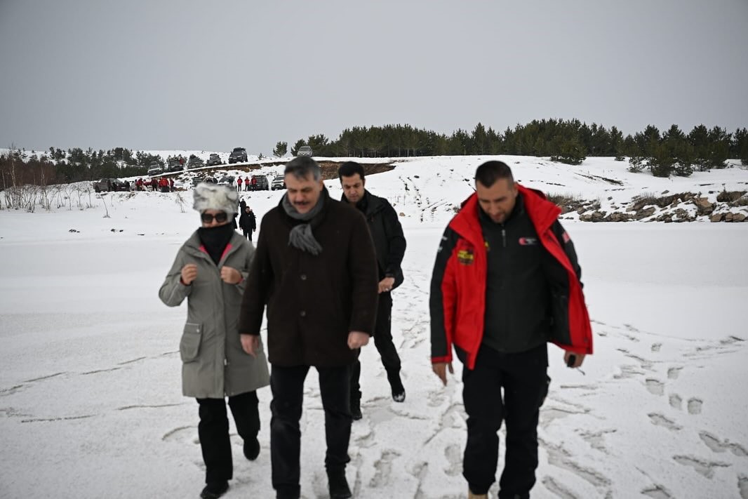 Kar üzerinde off-road yapan ekipler nefes kesti