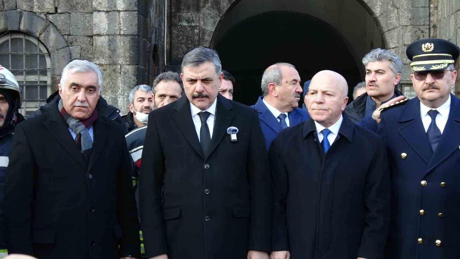 Erzurum’da tarihi binada çıkan yangın söndürüldü